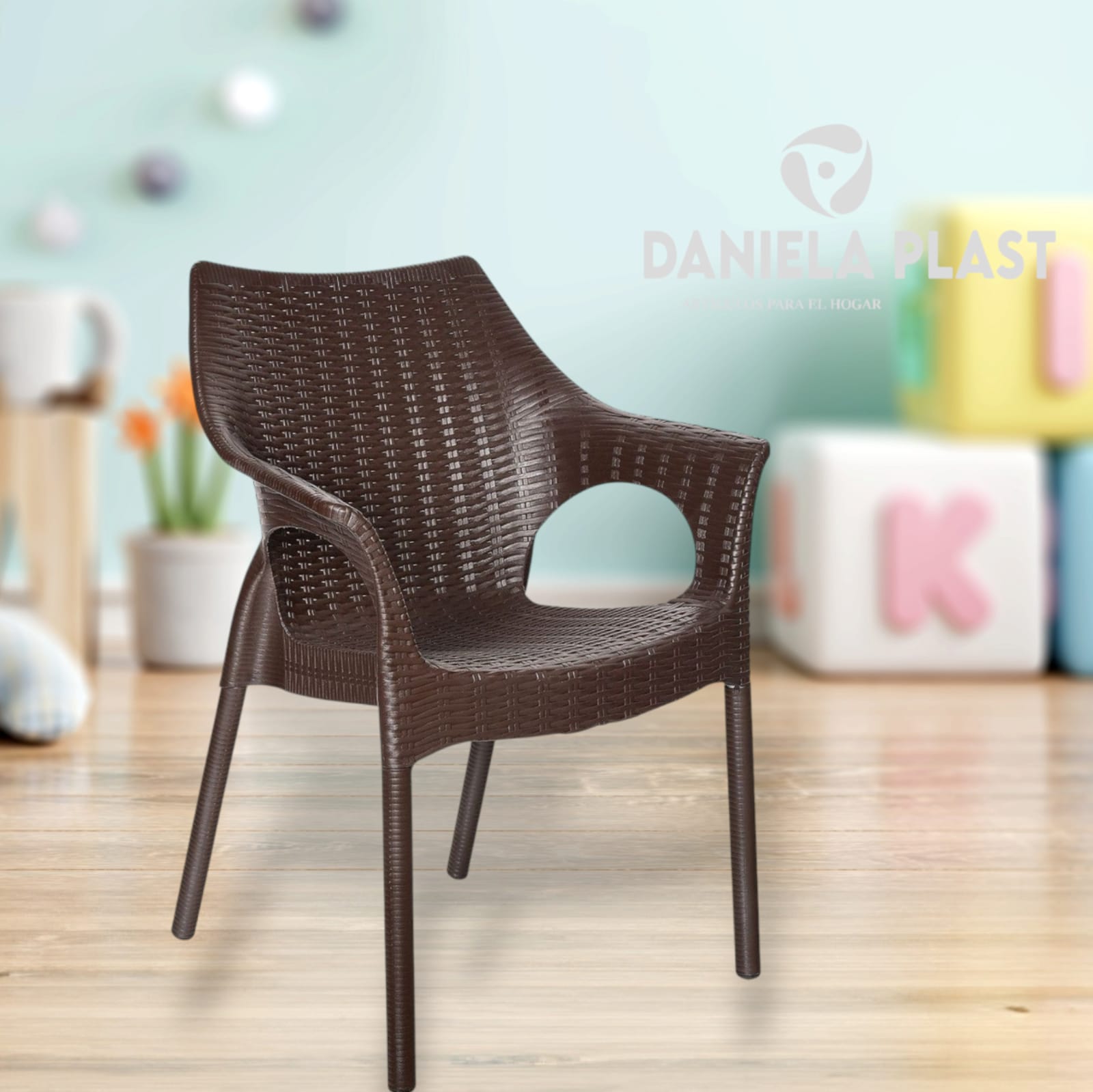 SILLA MODELO RATAN CON BRAZO REY